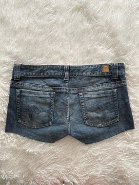 Vintage Guess Low rise Denim Short Shorts with Pocket Embroidery